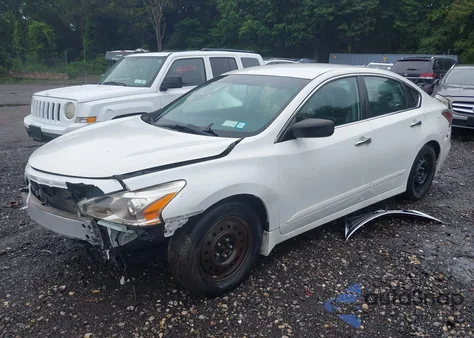 2015 Nissan Altima 2.5 S z USA, uszkodzony, nr VIN 1N4AL3AP2FN860217